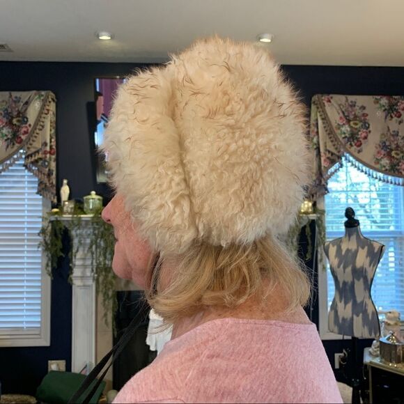 Sheepskin vintage hat   - Picture 12 of 16